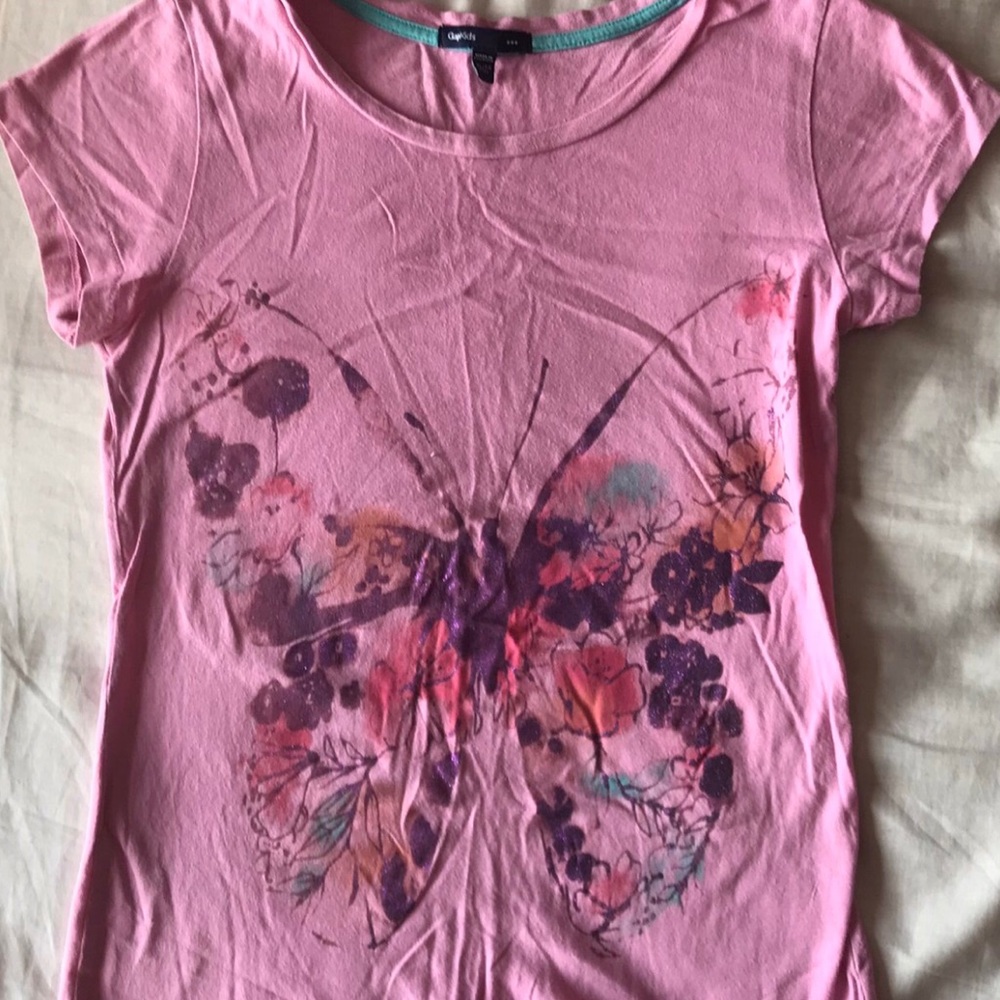 Gap butterfly graphic tee!